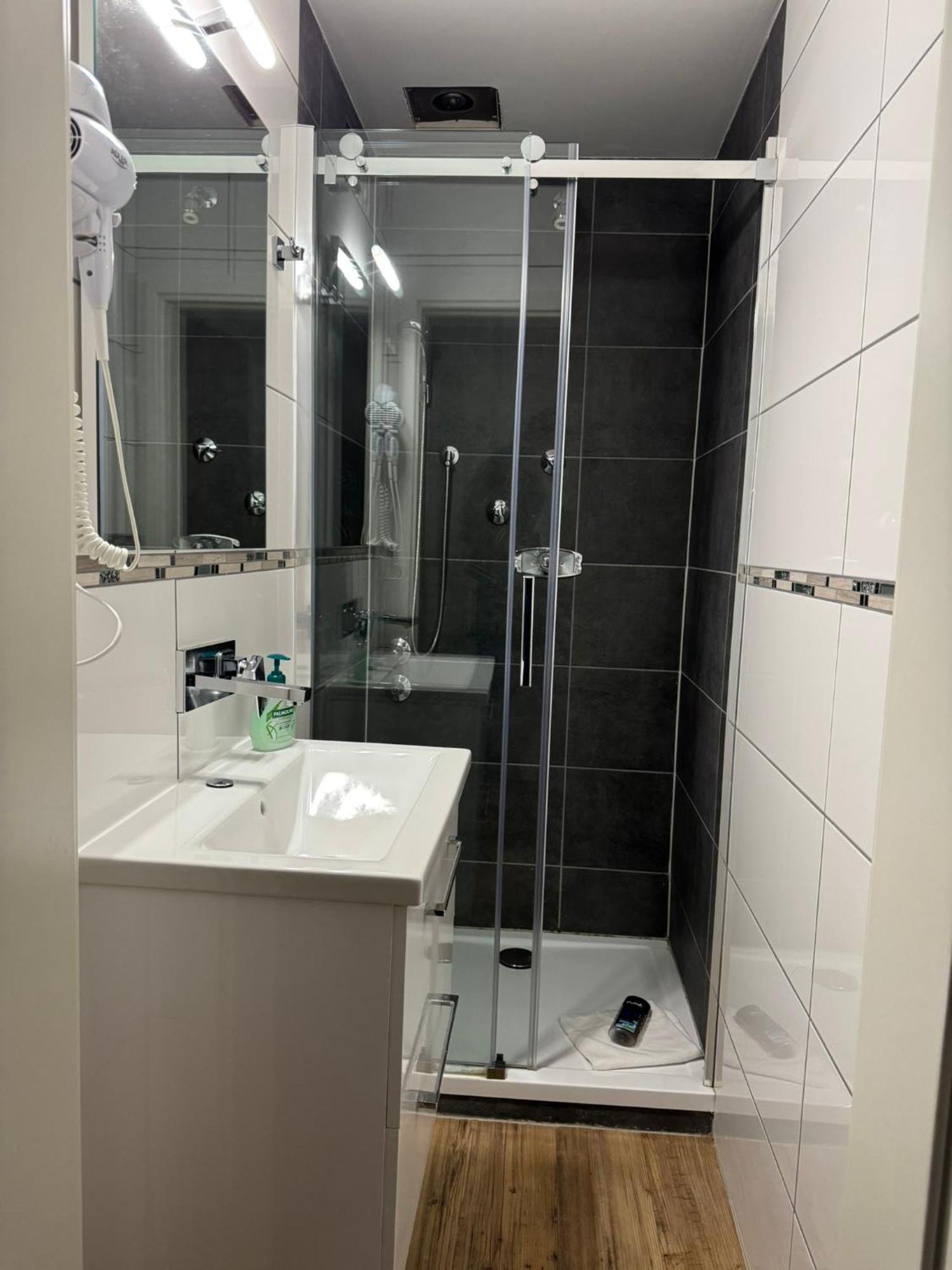 Hotel Gruener Baum - Hotel Im Murgtal, Schwarzwald Weisenbach Ngoại thất bức ảnh